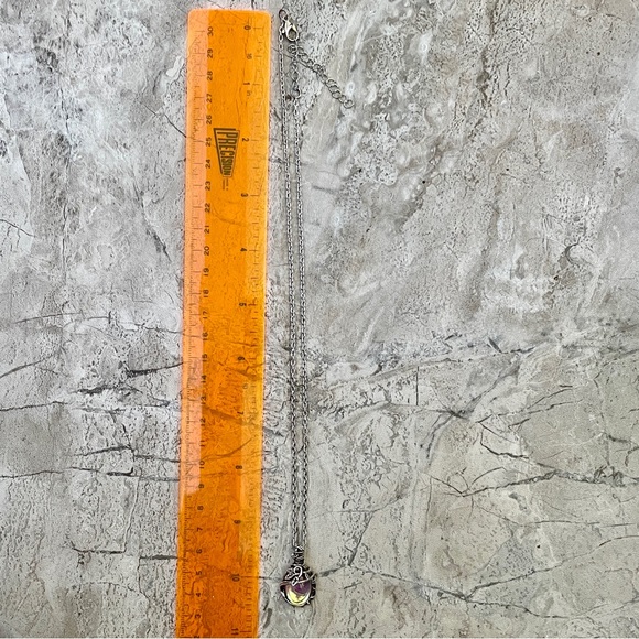 Iridescent Jewel Necklace - Picture 3 of 4